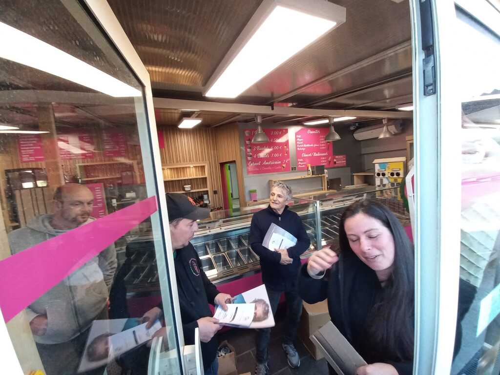 Dialogue de proximité - Didier Codorniou avce un commerçant